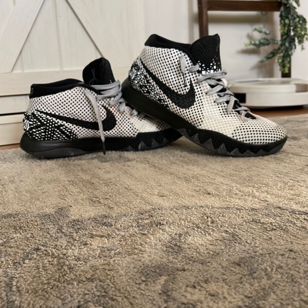 Black history month Kyrie 1’s